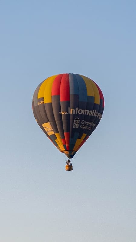 Mallorca: Balloon flight over the island of 1h at sunset