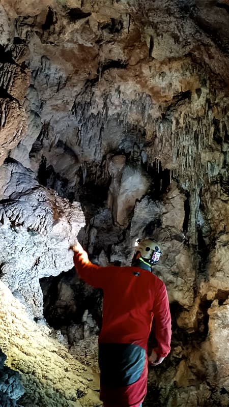 Cantabria: Caving in the 'Cueva Buenita' in El Nozal