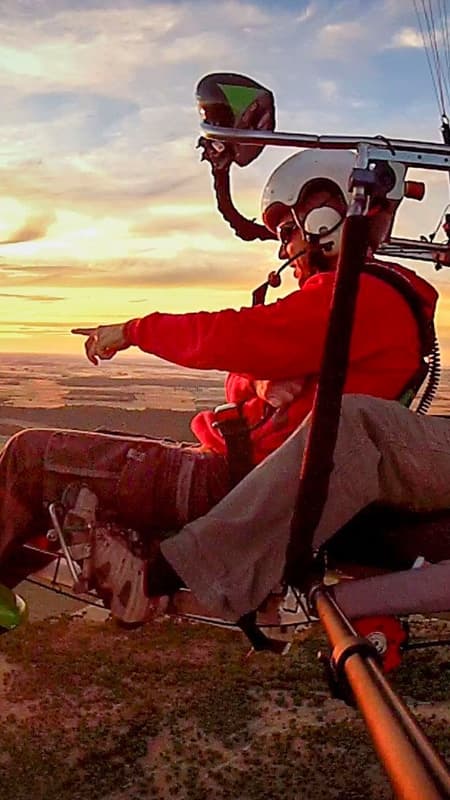 Madrid: Paramotor or paratrike flight with video over La Muela in Guadalajara