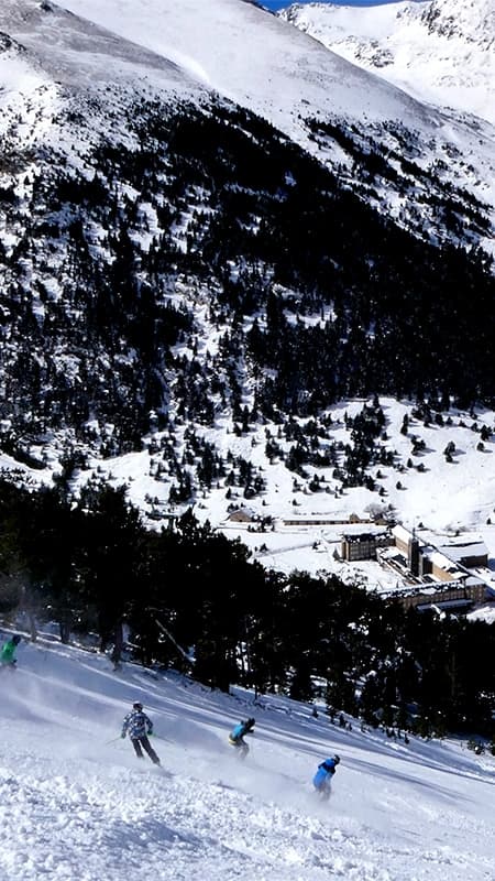 La Vall de Núria: 2h alpine skiing group lessons in Girona