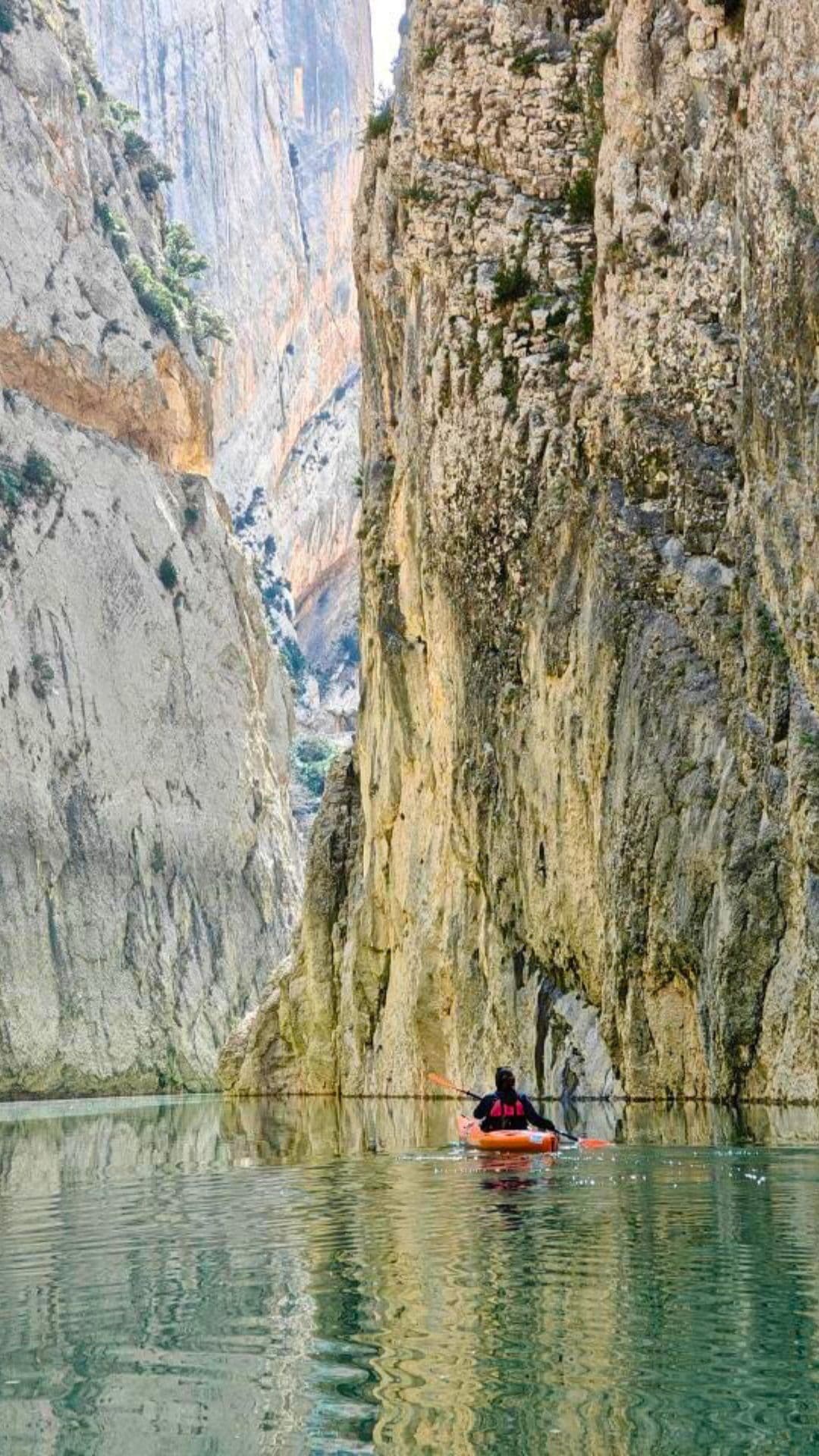 Kayak en el Congost de Mont-Rebei: navega el desfiladero más espectacular del Pre-Pirineo