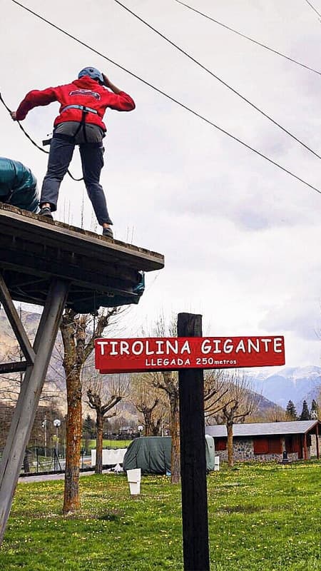 Multi activity: Rafting from Les Bordes to Bòssost, giant zip line and via ferrata Cledes level K3: Val d’Aran