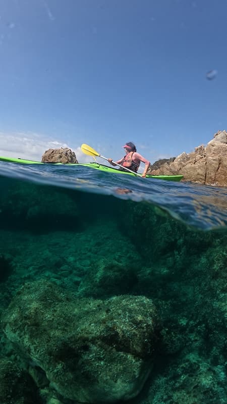 Costa Brava : Itinéraire guidée de 3 heures de kayak de mer et de plongée avec masque et tuba à la Cala Canyelles de Lloret de Mar