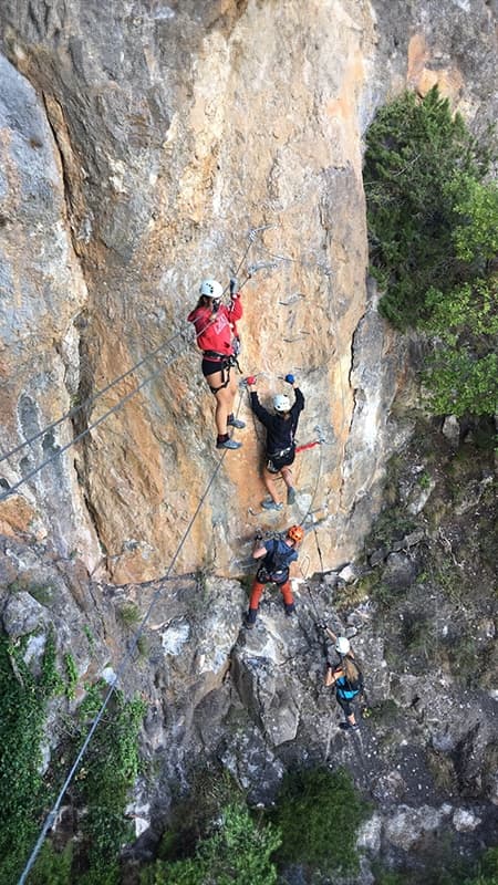 Via Ferrata del Tossal de Miravet (K2) en Pont de Suert: Iniciación en la roca