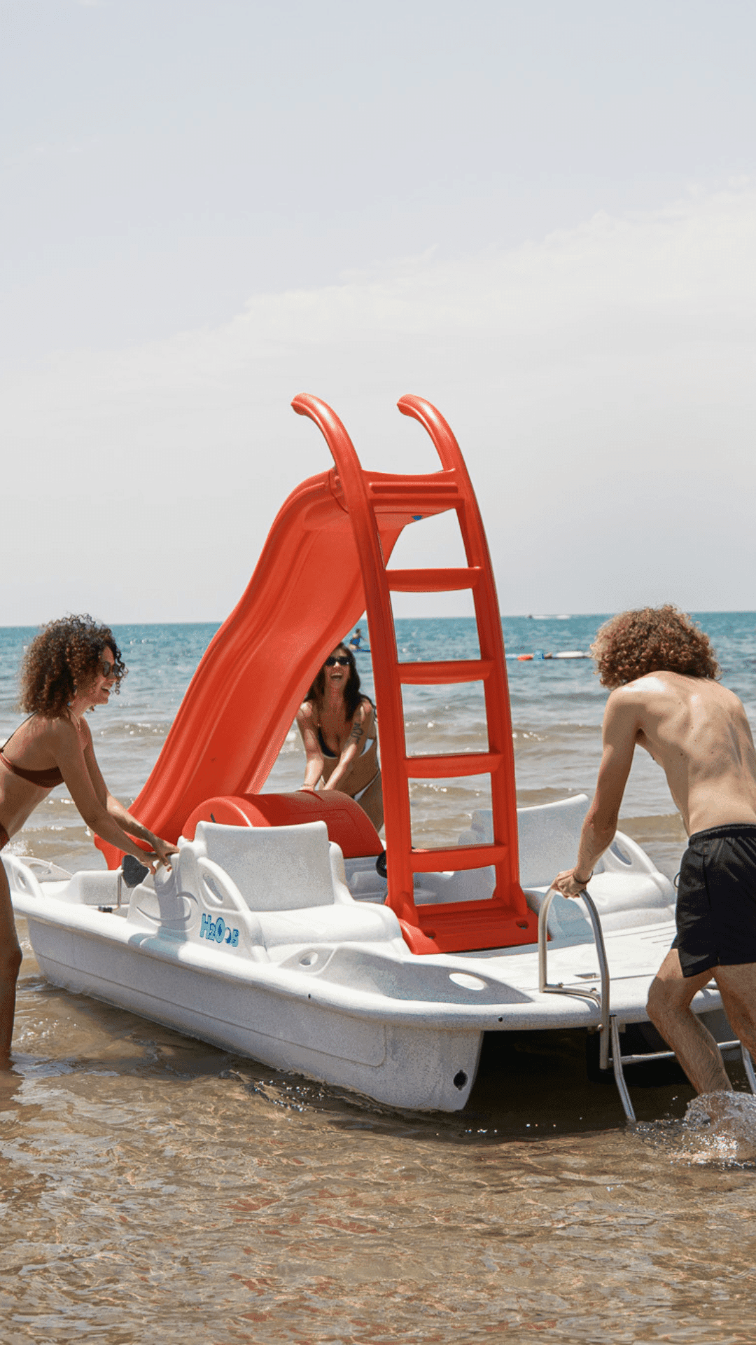 Location de Pédalo avec Toboggan à Vilanova i la Geltrú