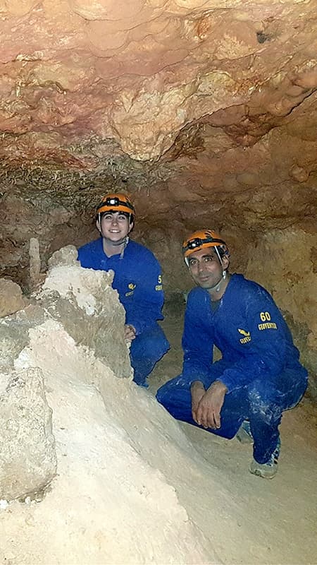 Espeleología con niños en Cueva Val de la Zoma de 3h en Teruel, Bajo Aragón