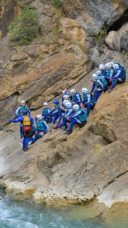 Rafting et chasse au trésor ou circuit multi-aventure ou canyoning à Murillo de Gállego, Pyrenees aragonaises