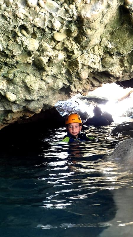 Water trekking in the Canyon Planas of 3h in Teruel, Lower Aragon