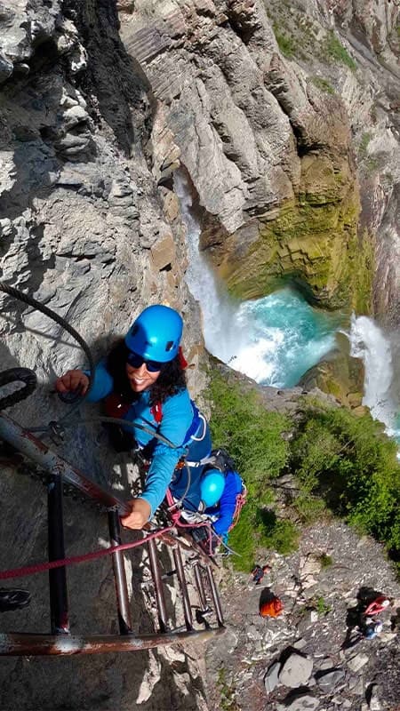 Via ferrata del Sorrosal à Broto : escaladez la paroi de la cascade de vos propres mains