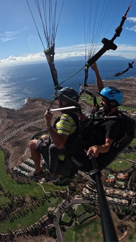 Paragliding flight Taucho of 15min next to Parque Nacional del Teide, Tenerife
