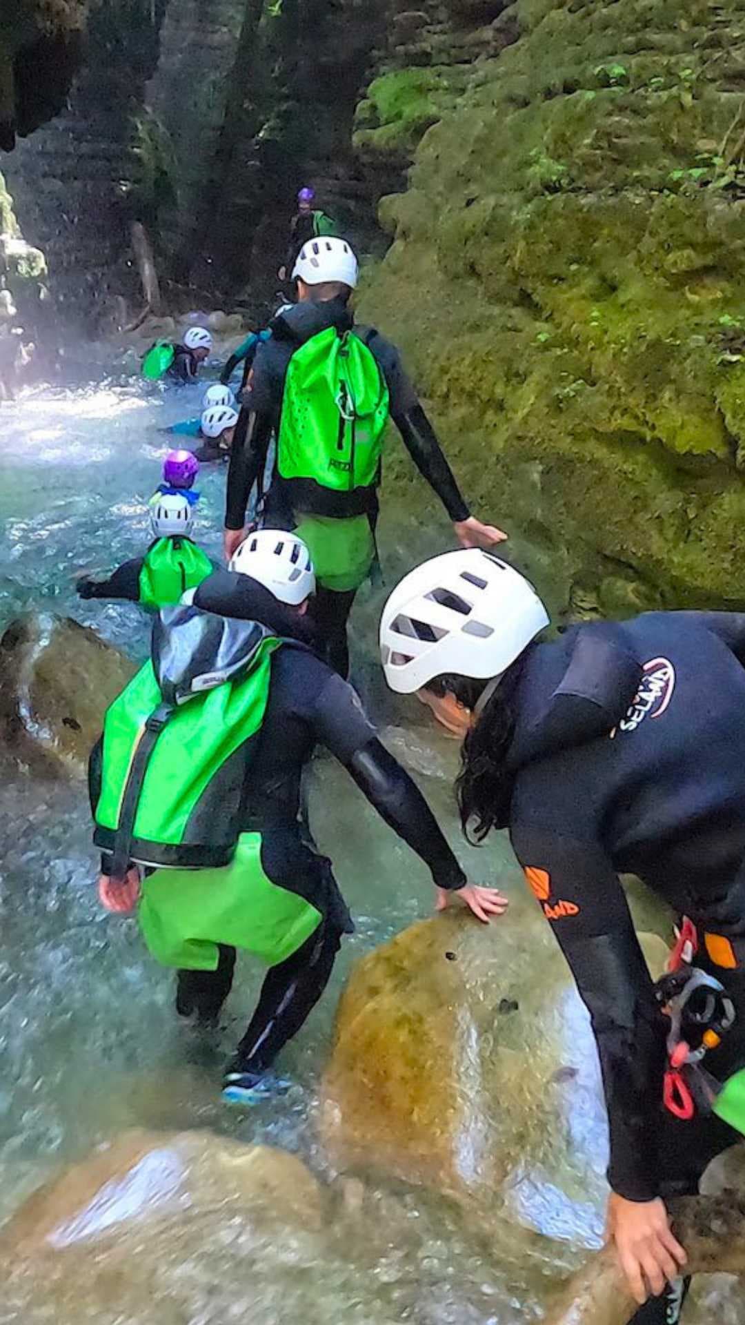 Barranco Forcos en Bergua: pozas turquesas, toboganes y rápeles en Ordesa