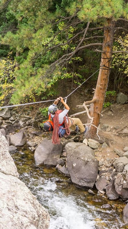 Doble Descenso en Tirolina de 35m de largo y 15m de altura en el Embalse del Aguijón: Badajoz