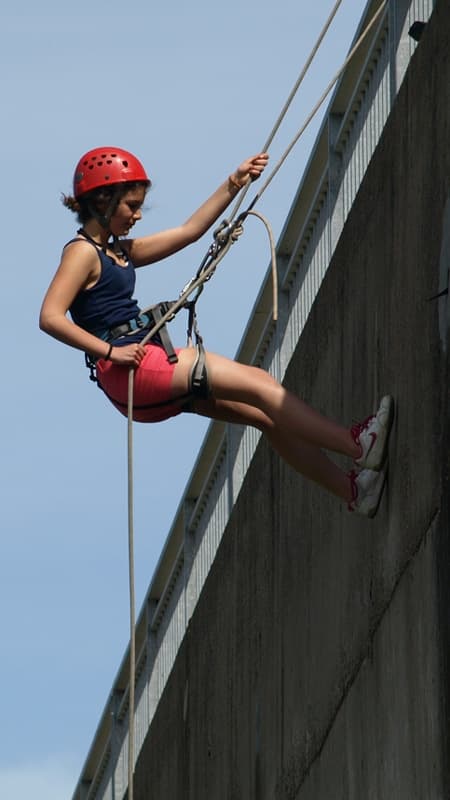Aguijón Reservoir: Abseiling at the Aguijón Dam in Badajoz, Spain