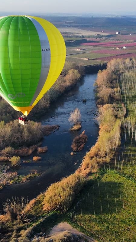 Vol en Globus a la Plana de Lleida: alba sobre els camps de Ponent
