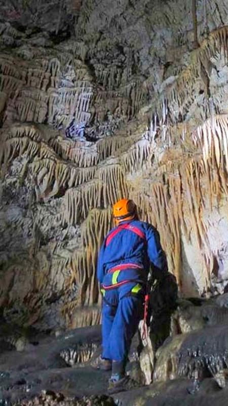Espeleología Cueva de las Maravillas · Iniciación Familiar en Venta del Moro (Valencia)