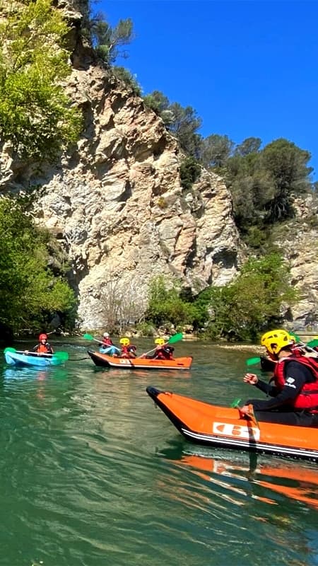Ruta guiada de kayak para niños en el río Ega en aguas tranquilas de 1h en Navarra