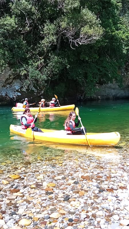 Descens en canoa pel riu Deva — 6 km entre Astúries i Cantàbria