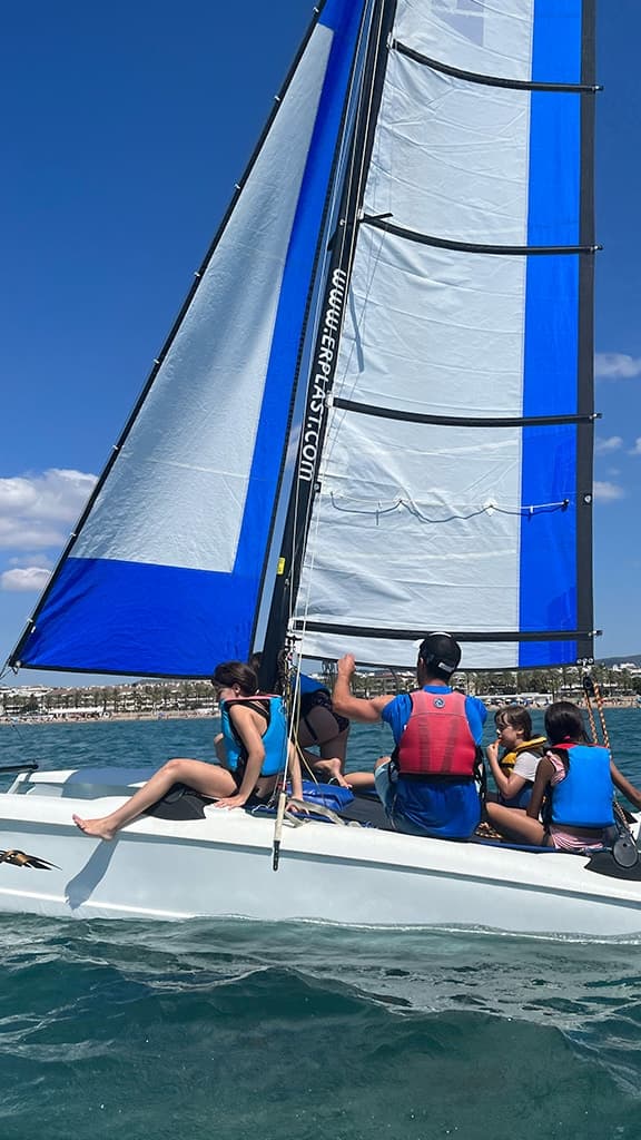 Location de catamaran à Vilanova i la Geltrú
