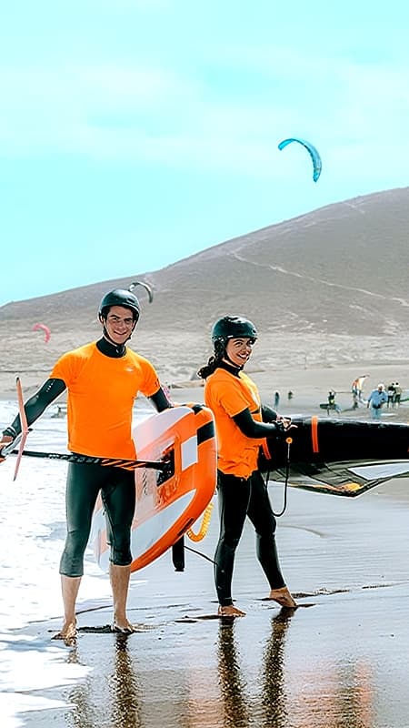 Tenerife: Curs privat de wingfoil per a 2 persones - Nivell iniciació