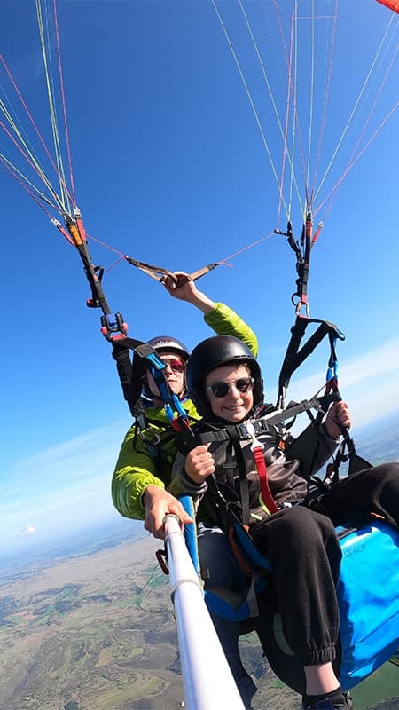 Midi-Pyrenées: Vol clàssic plus de 30 min a la vall de Millau a França