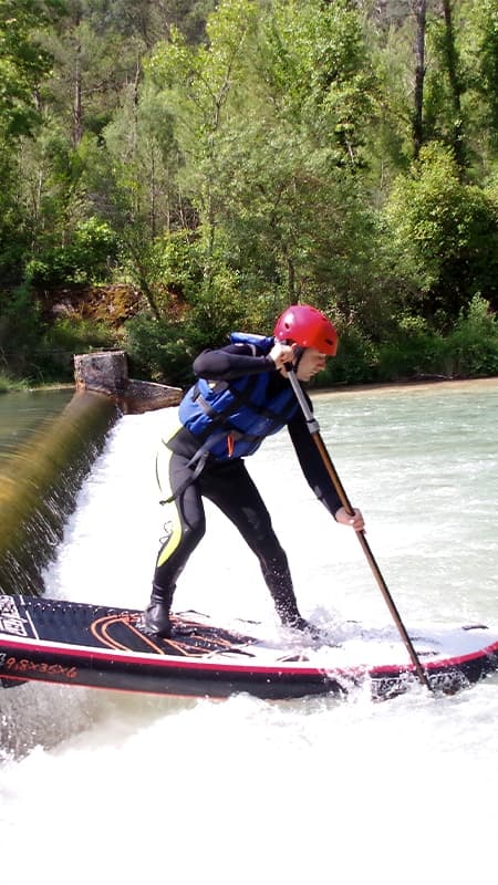 Jaén: Descens guiat de 7km de pàdel surf en aigües braves a l'Alt Guadalquivir