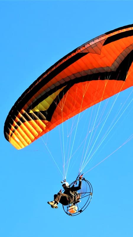 Madrid: 1h paramotor or paratrike flight with video of the medieval route