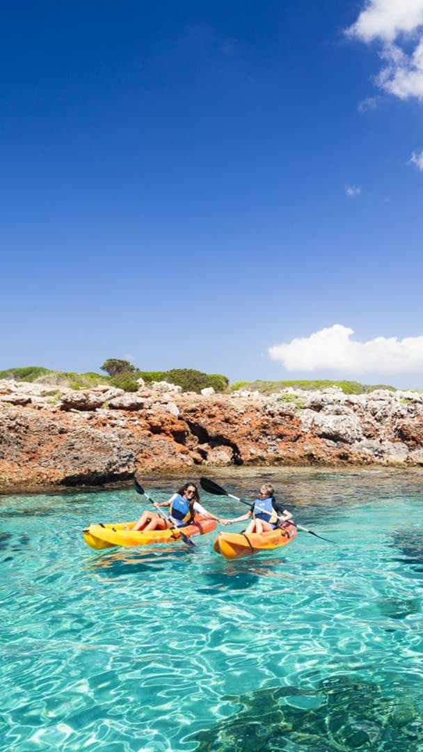 Ruta en Caiac per la Reserva Marina del Nord de Menorca — Coves i Snorkel a Fornells