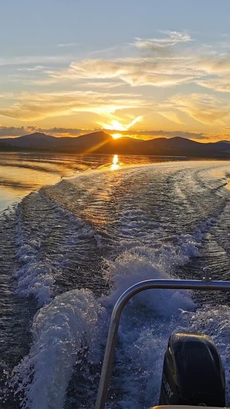 Embalse de Gabriel y Galán: Ruta guiada en buggie y barco con patrón en La Granadilla de 3h en Cáceres