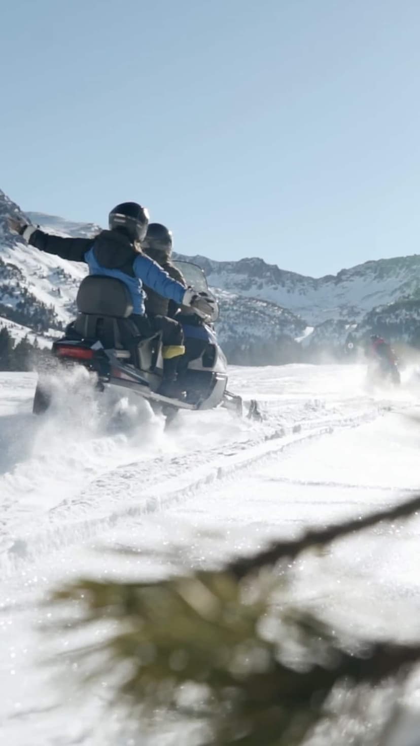 Andorra: Exclusive 1-Hour Guided Double Snowmobile Tour – Grau Roig