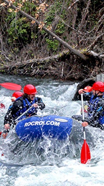 Rafting Exclusivo Llavorsí–Rialp: barca privada en la Noguera Pallaresa