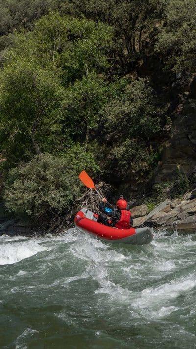 Open Kayak en el Noguera Pallaresa: descenso Yeti–Gulleri de 1h30 en Llavorsí
