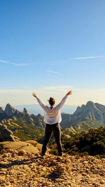 Senderisme a Montserrat: rutes secretes entre agulles i alzinars