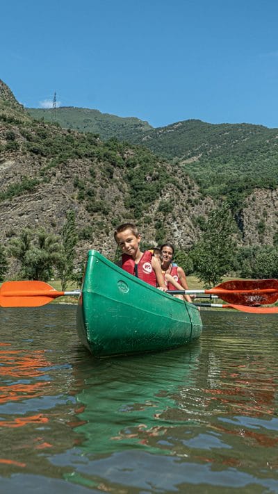 Lloguer de Canoa Canadenca al Llac de la Torrassa: navegació clàssica a l'Alt Pirineu