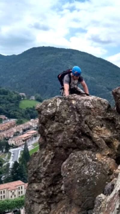 Vía ferrata Roca de la Creu: bautismo vertical en Ripollès