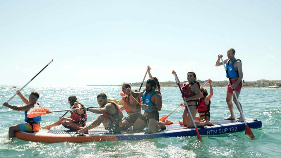 Big SUP en Vilanova i la Geltrú con niños