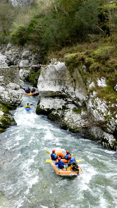Rafting río Cares — Descenso Grado IV en los Picos de Europa